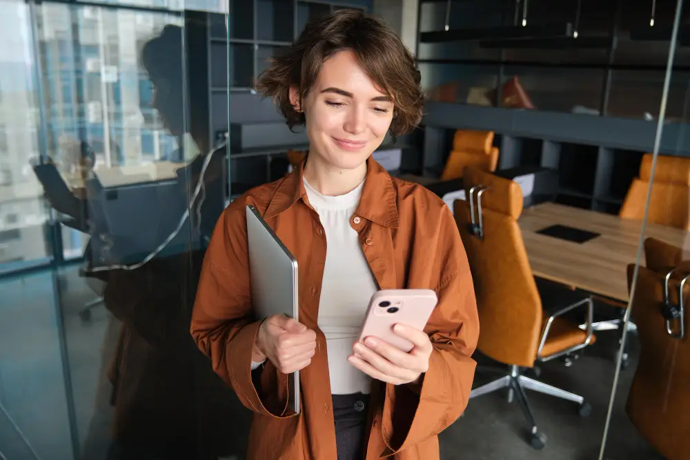 Happy Employee just received a selection of gift cards on their phone