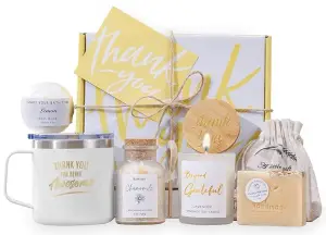 Holiday candles make great employee gifts